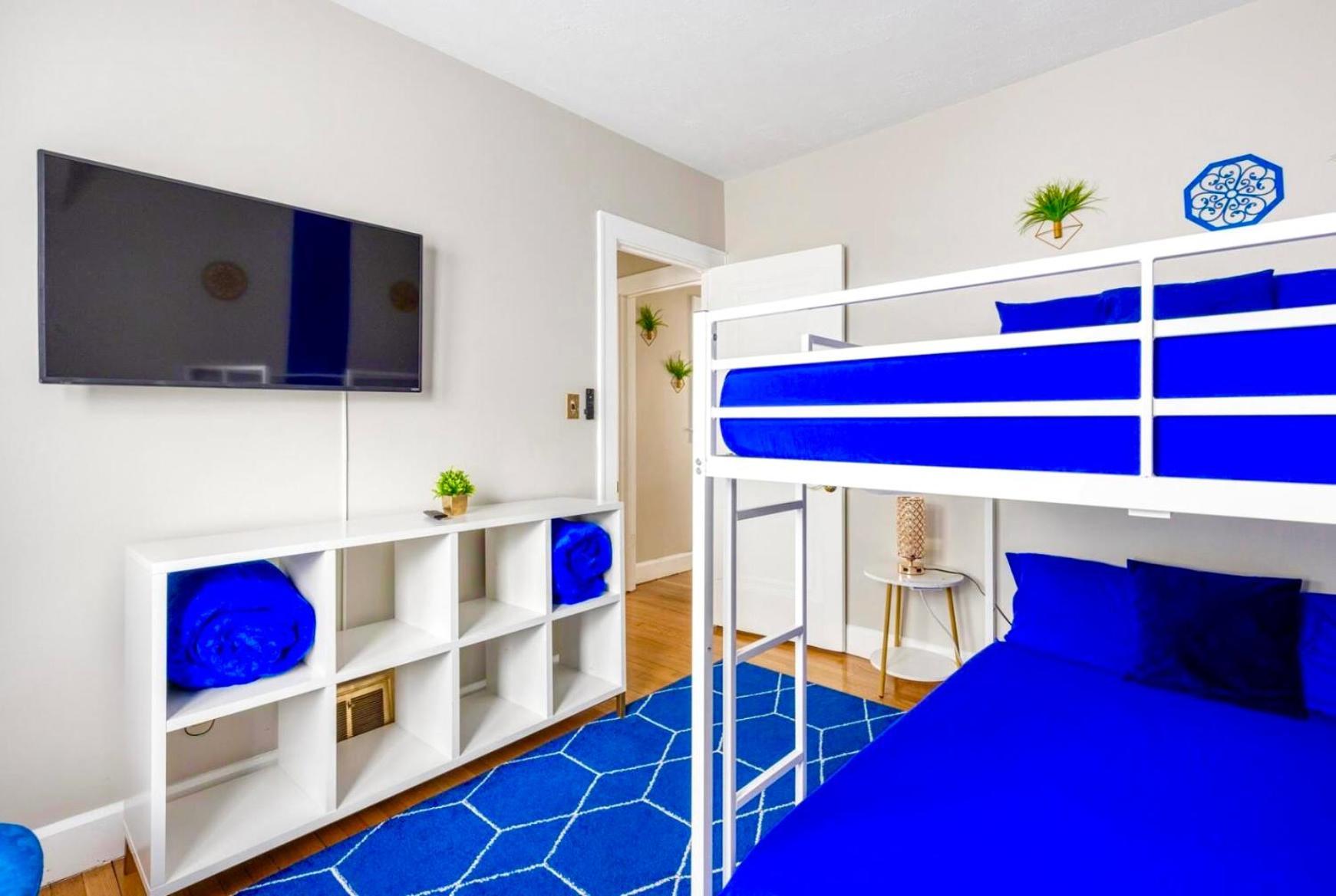 The Sapphire Haven - Your Old Brooklyn Oasis Awaits Families, Couples, Business Travelers Near Downtown With Parking, 300 Mb Wifi & Self Check-In Кливланд Екстериор снимка