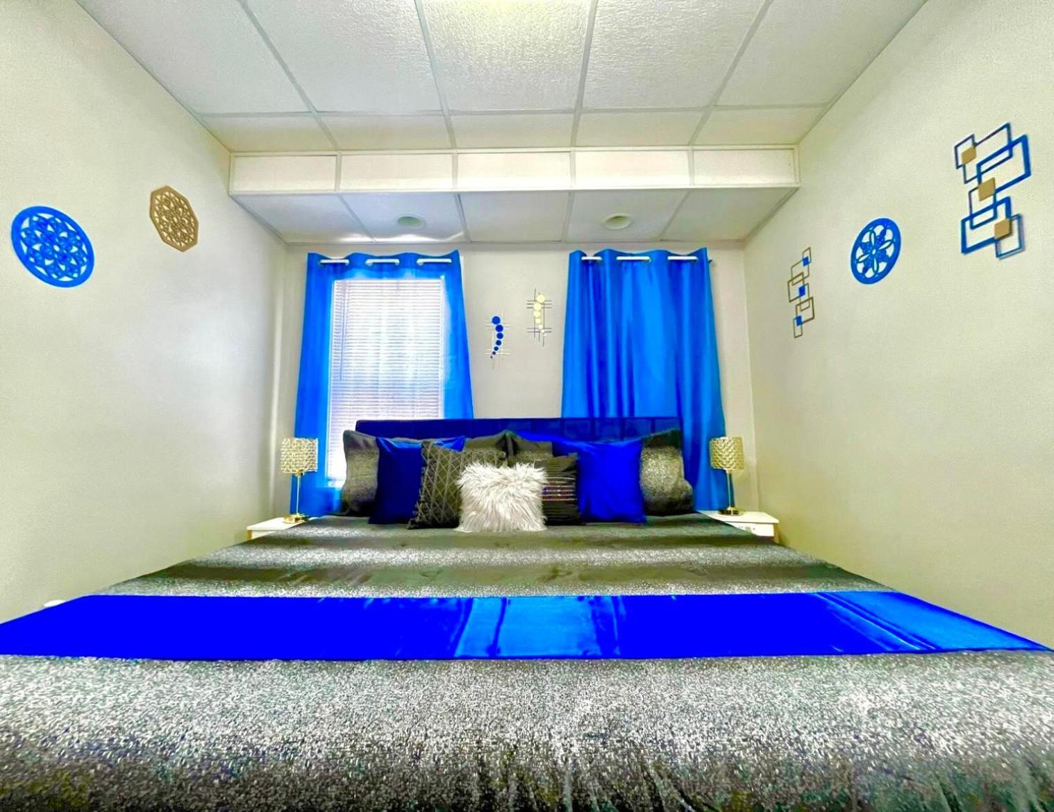 The Sapphire Haven - Your Old Brooklyn Oasis Awaits Families, Couples, Business Travelers Near Downtown With Parking, 300 Mb Wifi & Self Check-In Кливланд Екстериор снимка