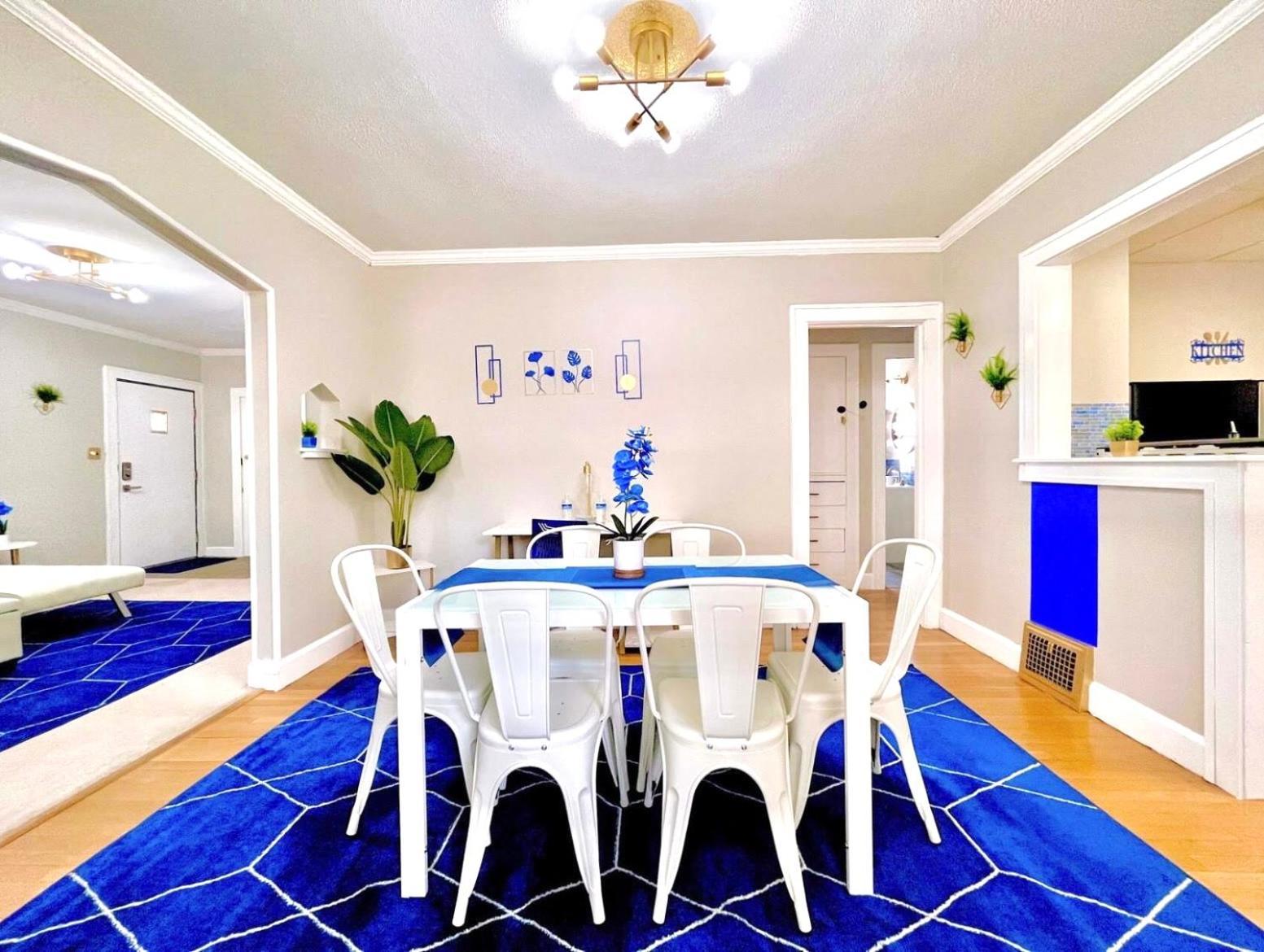 The Sapphire Haven - Your Old Brooklyn Oasis Awaits Families, Couples, Business Travelers Near Downtown With Parking, 300 Mb Wifi & Self Check-In Кливланд Екстериор снимка
