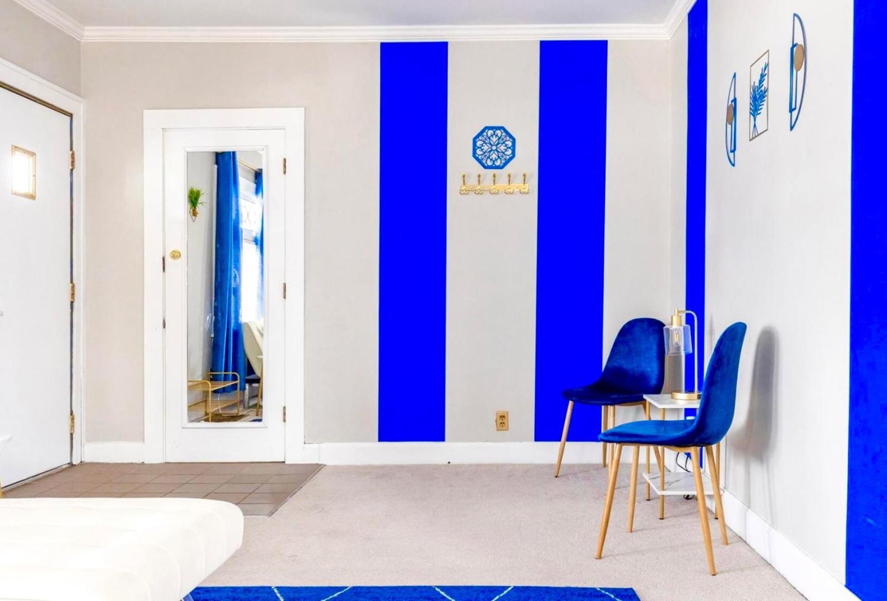 The Sapphire Haven - Your Old Brooklyn Oasis Awaits Families, Couples, Business Travelers Near Downtown With Parking, 300 Mb Wifi & Self Check-In Кливланд Екстериор снимка
