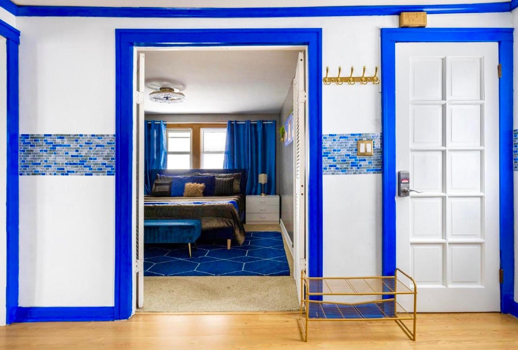 The Sapphire Haven - Your Old Brooklyn Oasis Awaits Families, Couples, Business Travelers Near Downtown With Parking, 300 Mb Wifi & Self Check-In Кливланд Екстериор снимка