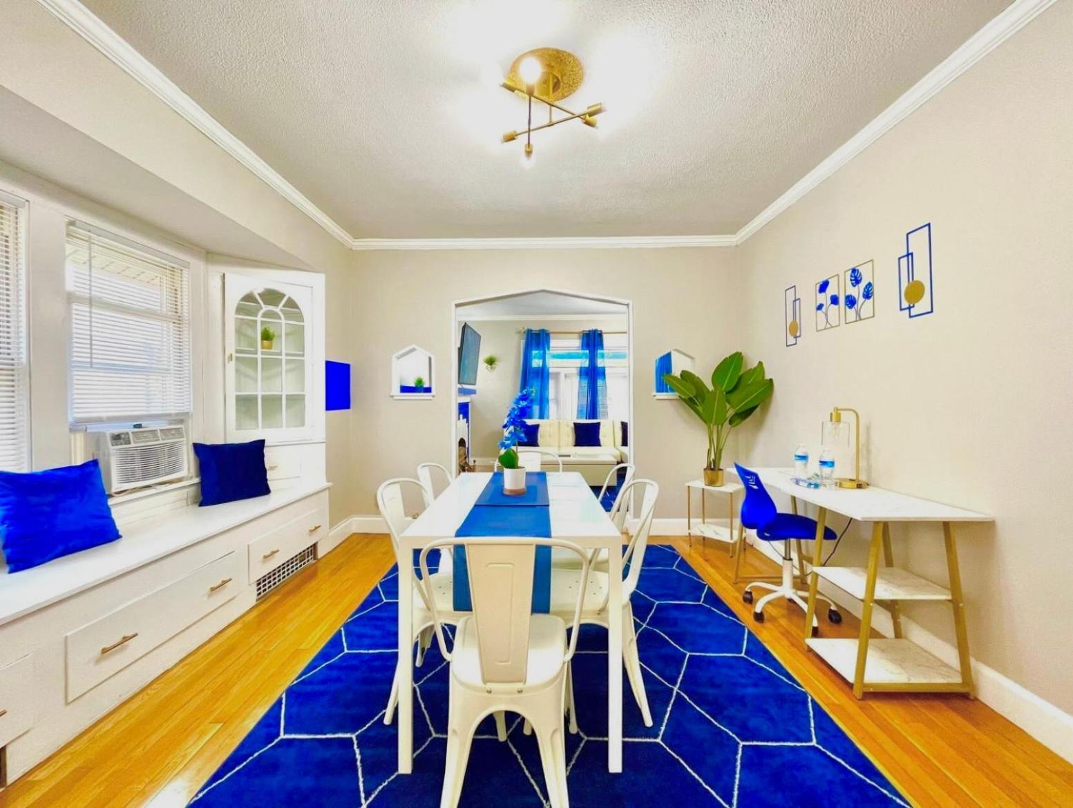 The Sapphire Haven - Your Old Brooklyn Oasis Awaits Families, Couples, Business Travelers Near Downtown With Parking, 300 Mb Wifi & Self Check-In Кливланд Екстериор снимка