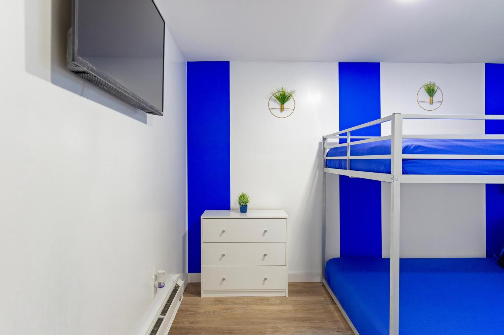 The Sapphire Haven - Your Old Brooklyn Oasis Awaits Families, Couples, Business Travelers Near Downtown With Parking, 300 Mb Wifi & Self Check-In Кливланд Екстериор снимка
