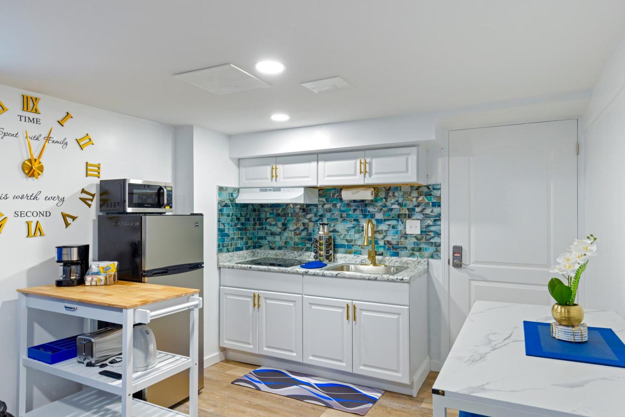 The Sapphire Haven - Your Old Brooklyn Oasis Awaits Families, Couples, Business Travelers Near Downtown With Parking, 300 Mb Wifi & Self Check-In Кливланд Екстериор снимка