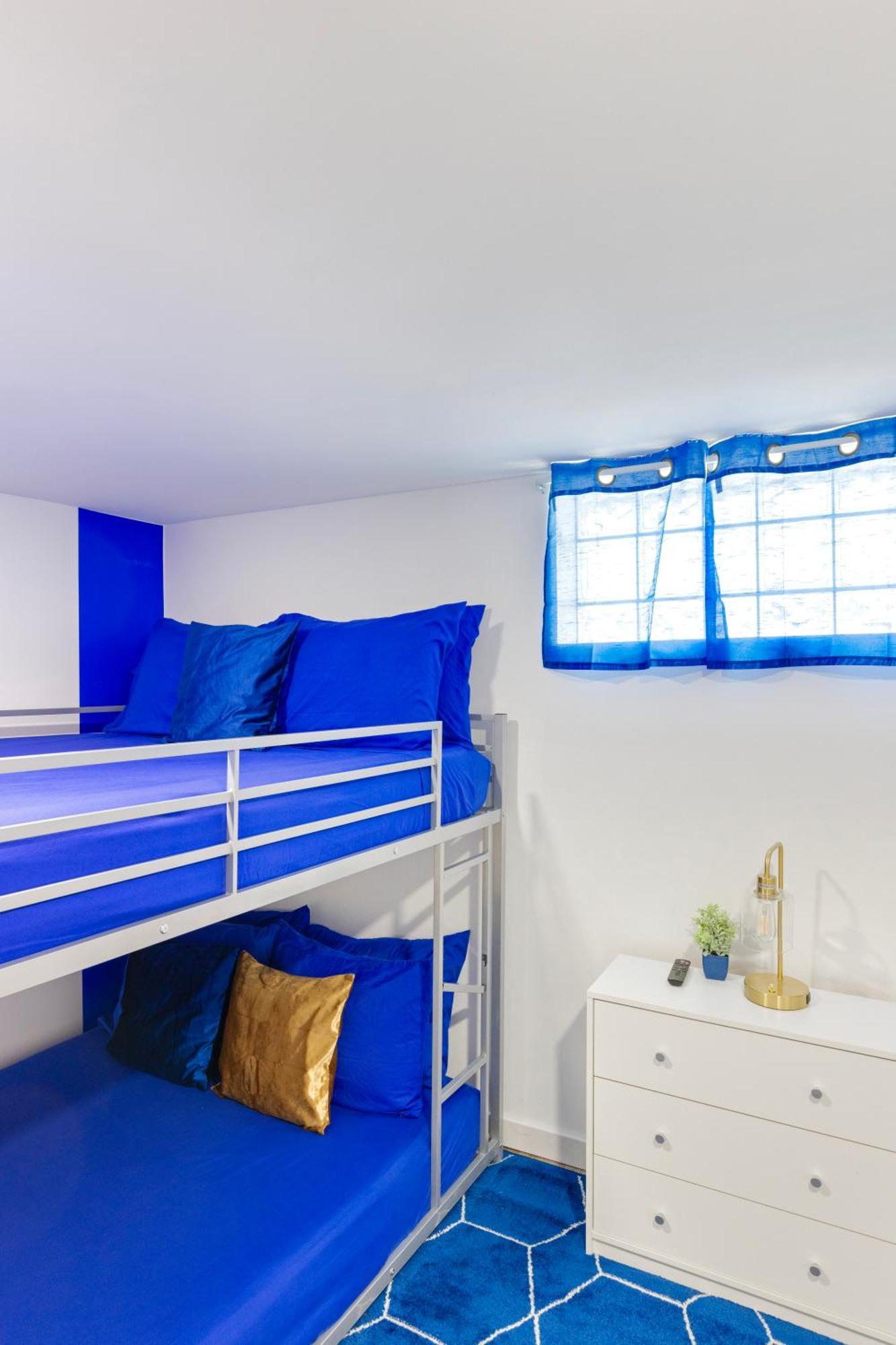 The Sapphire Haven - Your Old Brooklyn Oasis Awaits Families, Couples, Business Travelers Near Downtown With Parking, 300 Mb Wifi & Self Check-In Кливланд Екстериор снимка