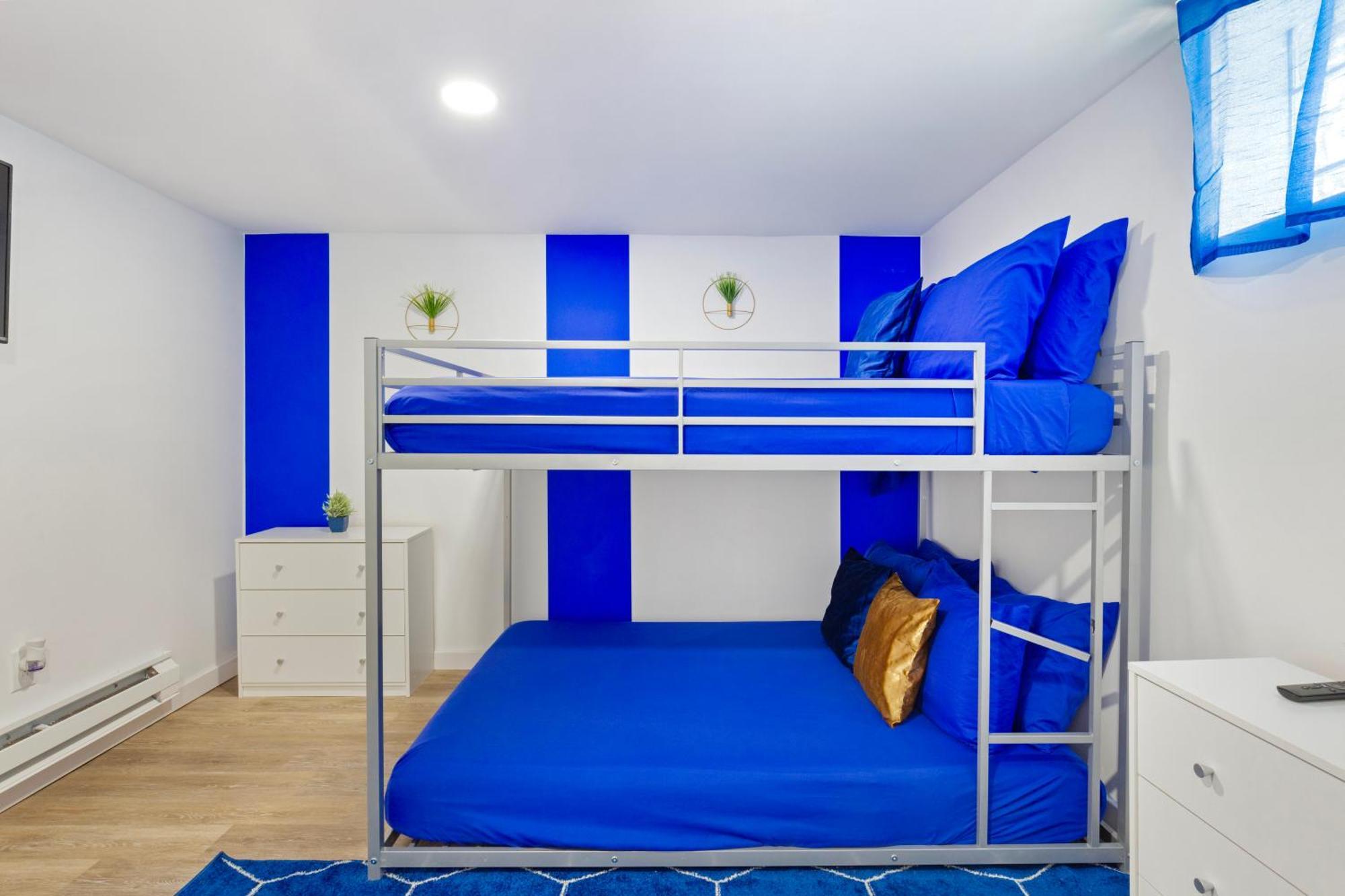 The Sapphire Haven - Your Old Brooklyn Oasis Awaits Families, Couples, Business Travelers Near Downtown With Parking, 300 Mb Wifi & Self Check-In Кливланд Екстериор снимка