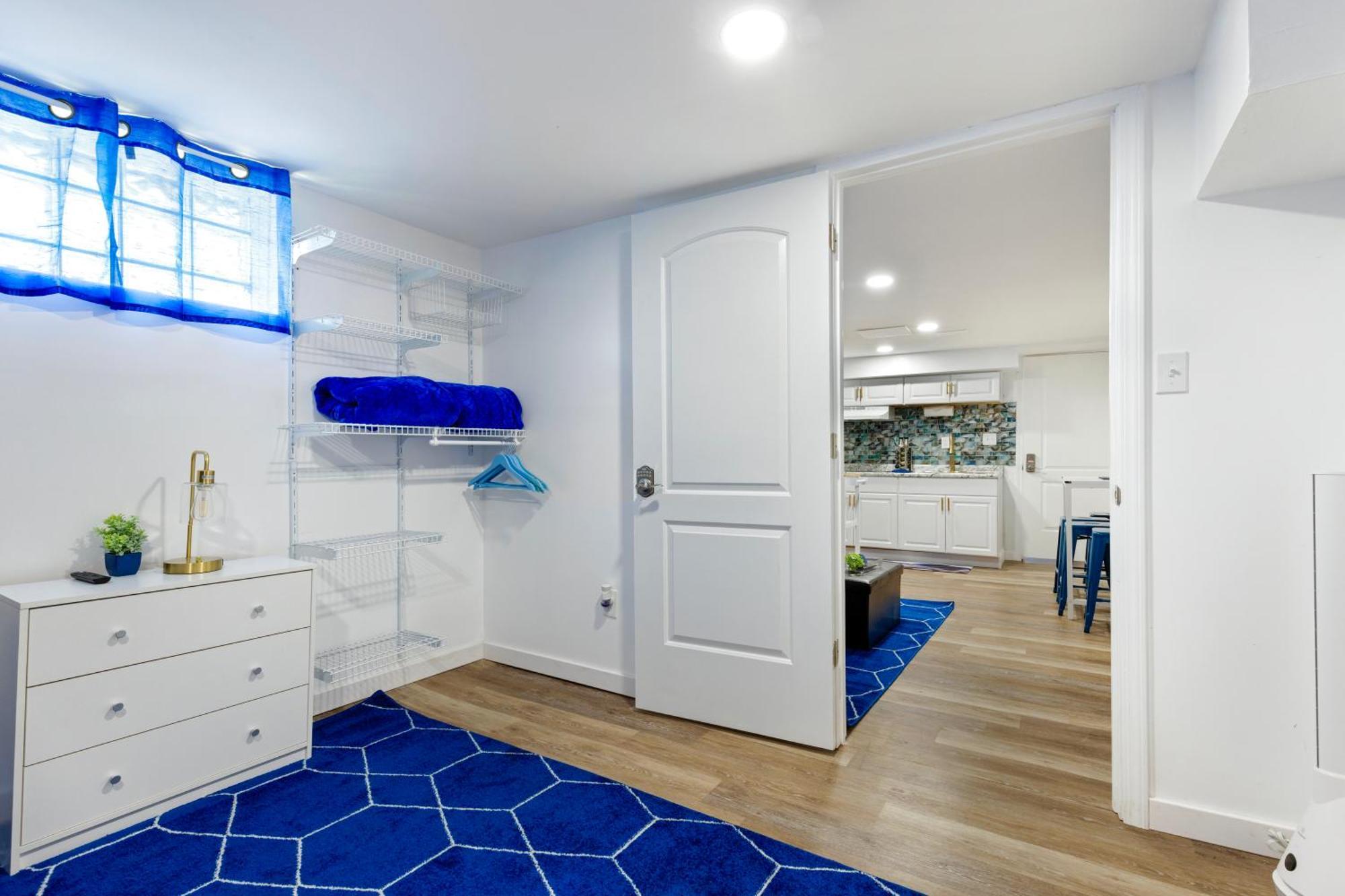 The Sapphire Haven - Your Old Brooklyn Oasis Awaits Families, Couples, Business Travelers Near Downtown With Parking, 300 Mb Wifi & Self Check-In Кливланд Екстериор снимка