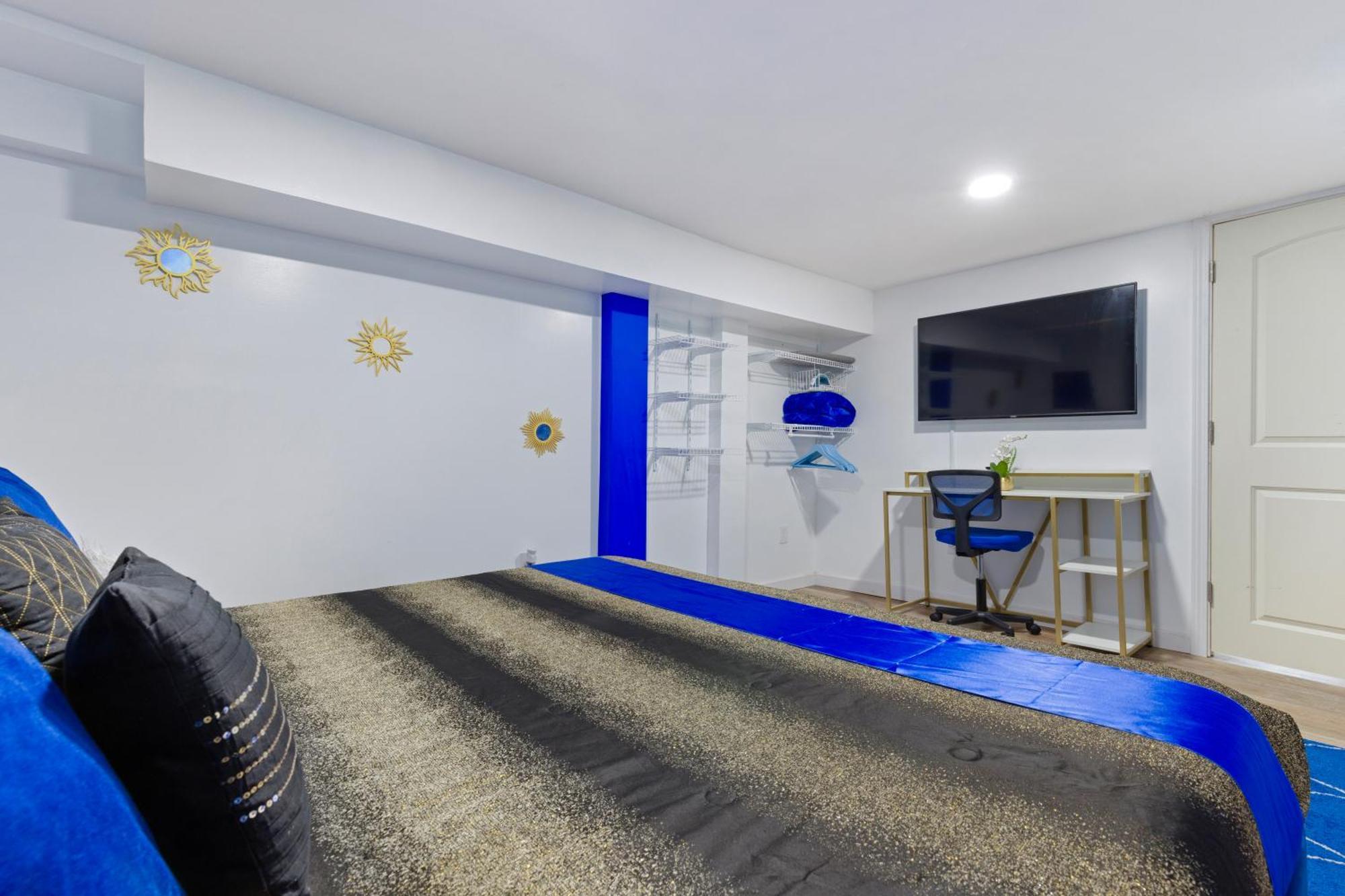The Sapphire Haven - Your Old Brooklyn Oasis Awaits Families, Couples, Business Travelers Near Downtown With Parking, 300 Mb Wifi & Self Check-In Кливланд Екстериор снимка