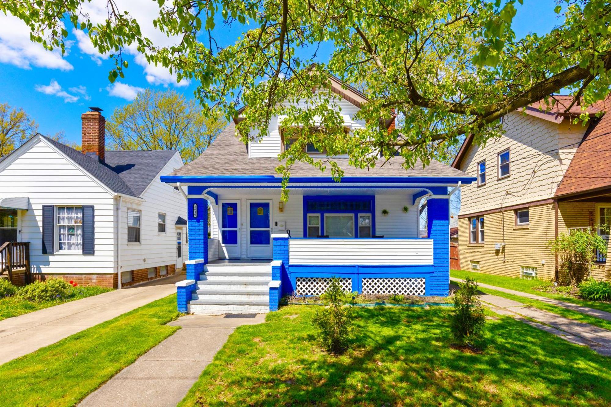 The Sapphire Haven - Your Old Brooklyn Oasis Awaits Families, Couples, Business Travelers Near Downtown With Parking, 300 Mb Wifi & Self Check-In Кливланд Екстериор снимка